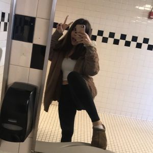 Meet your Posher, Kayla